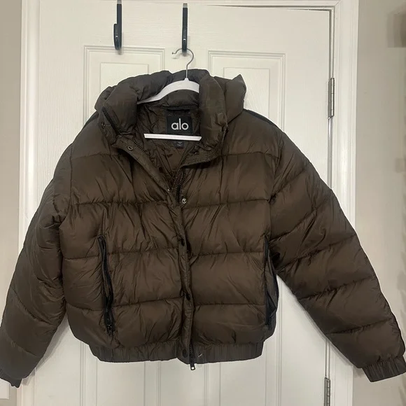 ALO Yoga Dark Brown Puffer Jacket - Picture 4 of 5